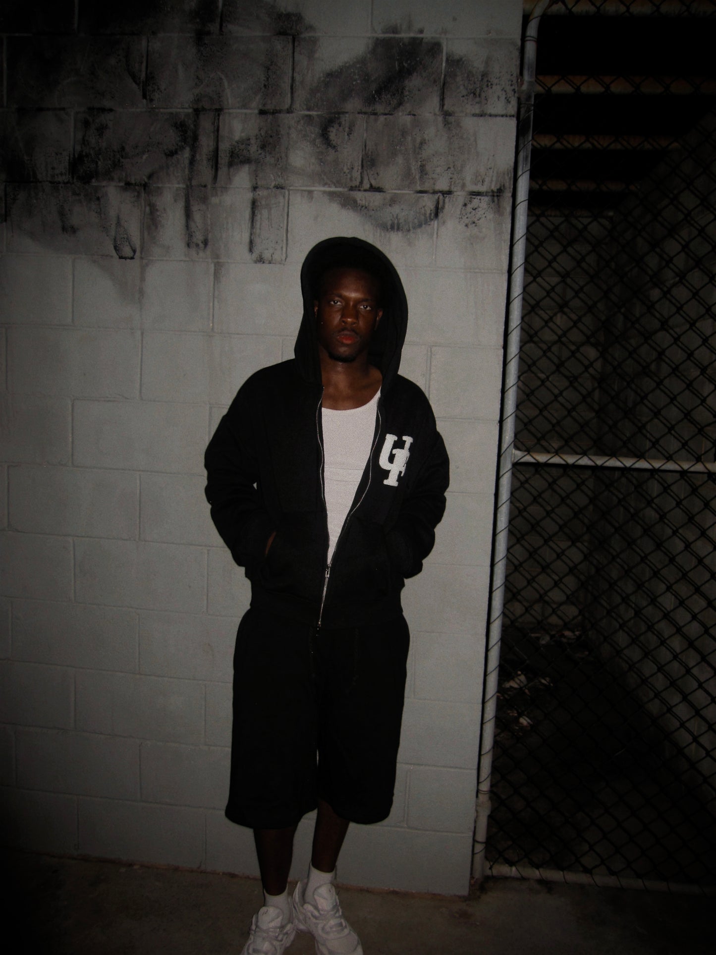 FAYZED ZIP UP - BLACK