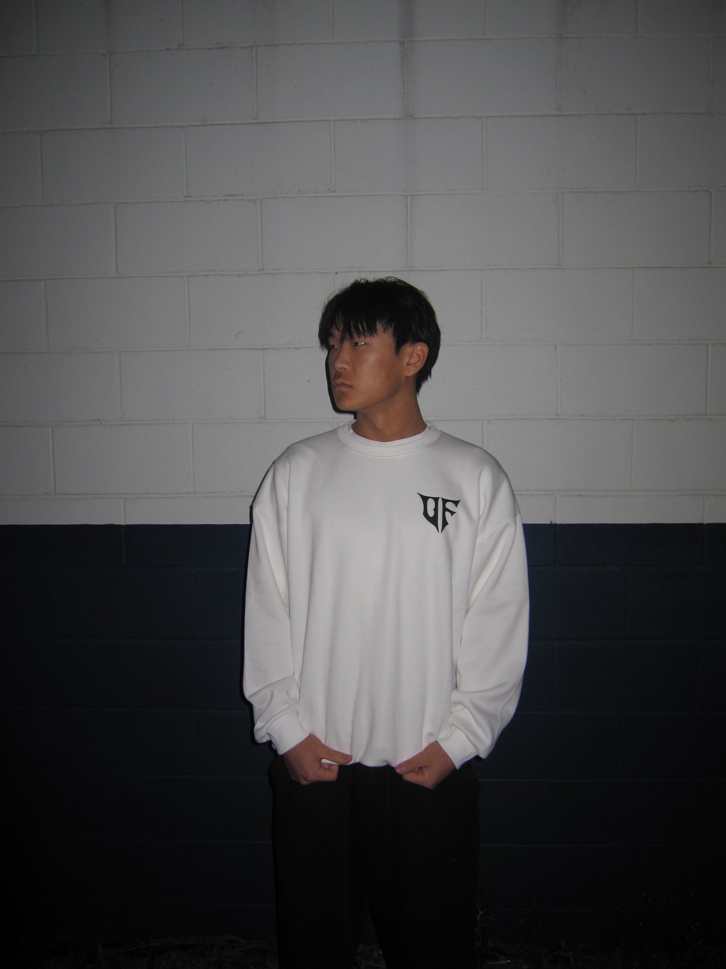 UNFAYZED WHITE CREWNECK LONGSLEEVE