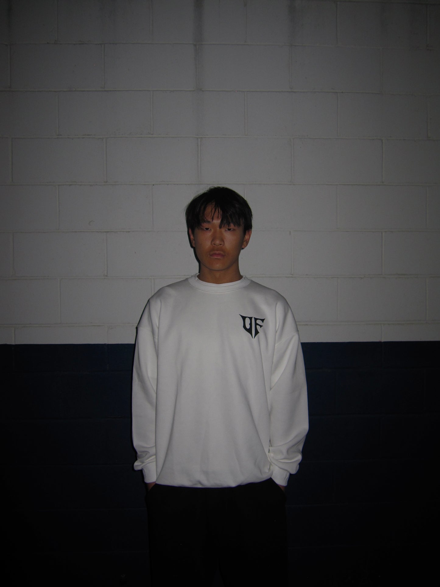 UNFAYZED WHITE CREWNECK LONGSLEEVE