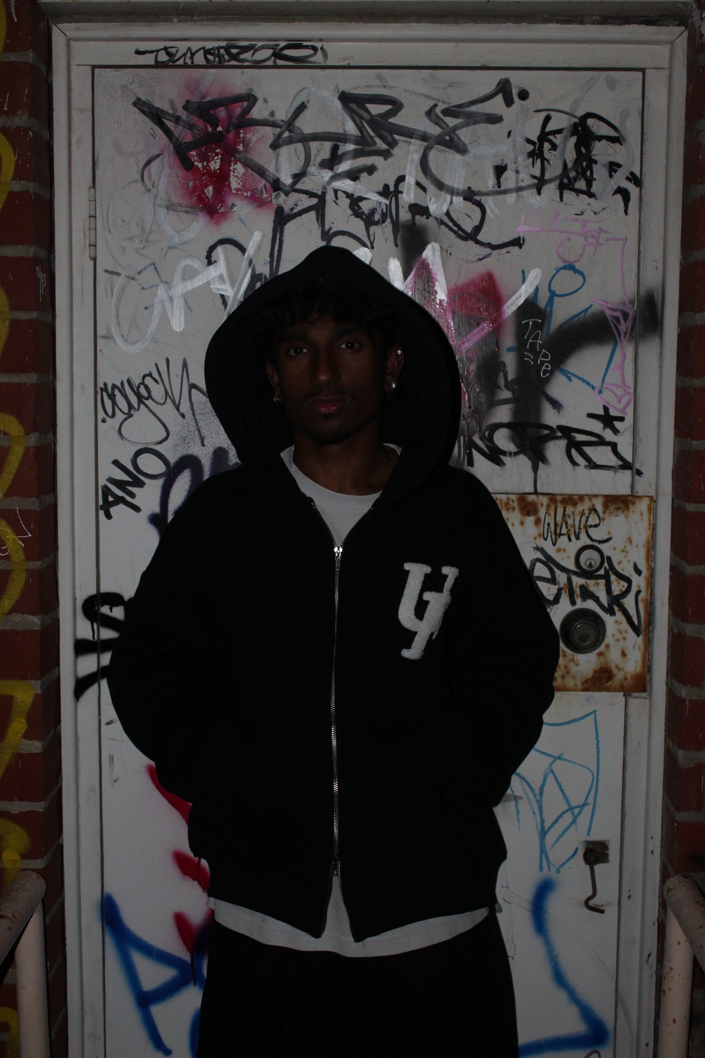 FAYZED ZIP UP - BLACK